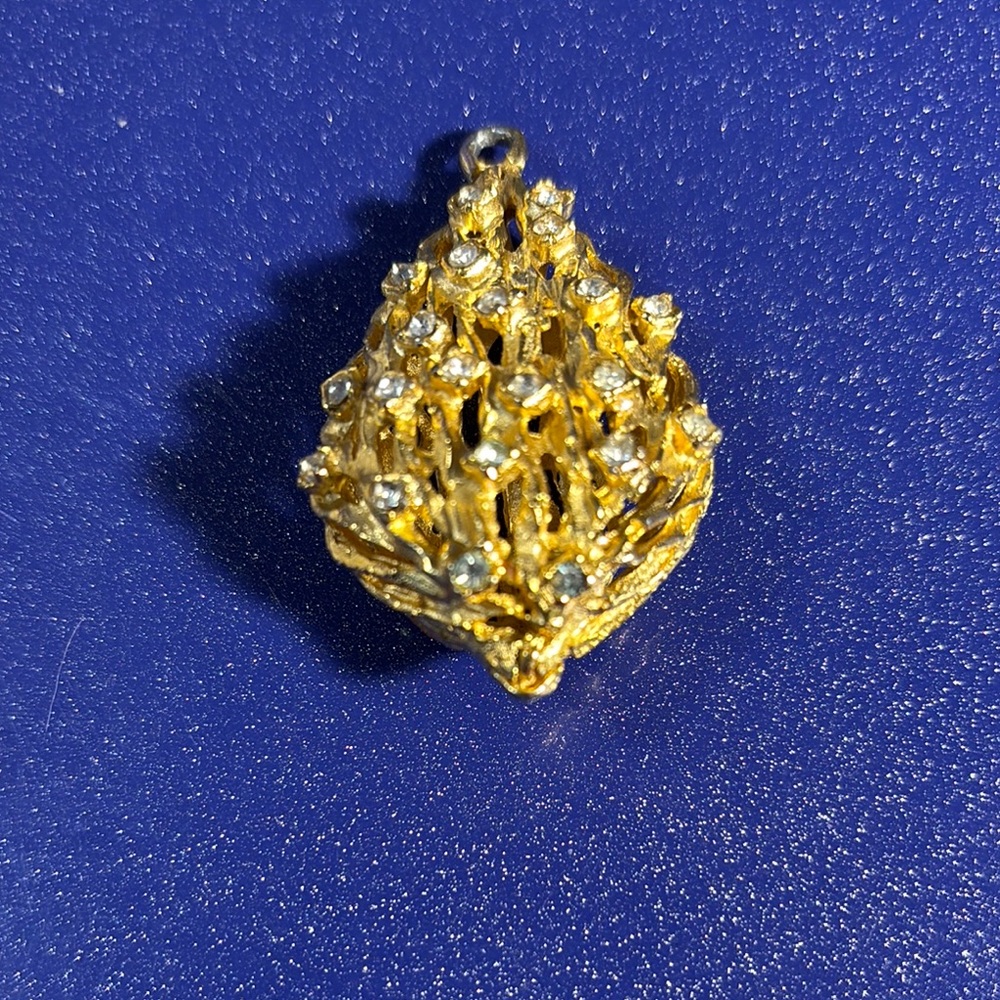 Elegant Gold and rhinestones Women's Pendant